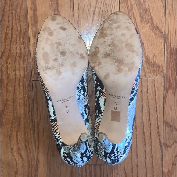 Like NWOT Coach Snakeskin Heels!! - Picture 5 of 8